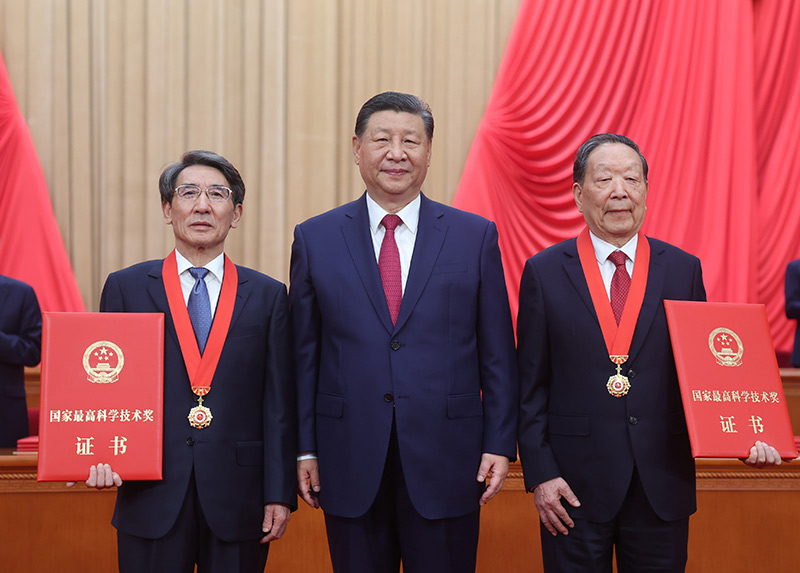 全国科技大会 国家科学技术奖励大会 两院院士大会在京召开习近平为国家最高科学技术奖获得者等颁奖并发表重要讲话「相关图片」